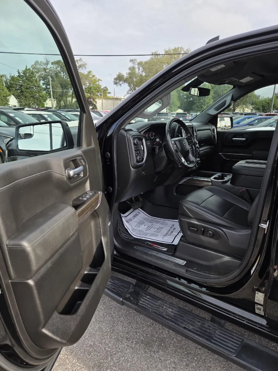 Chevrolet Silverado photo 11