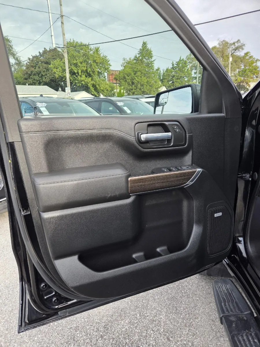 Chevrolet Silverado photo 13
