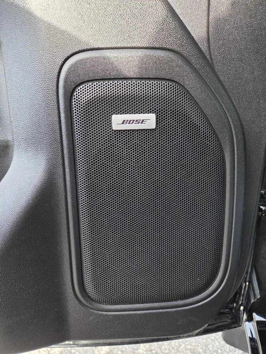 Chevrolet Silverado photo 14