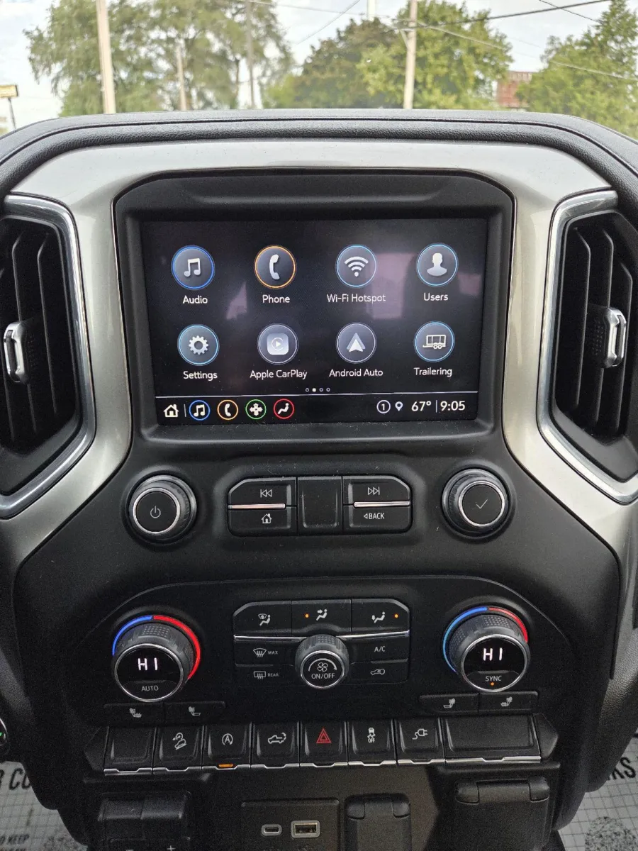 Chevrolet Silverado photo 21