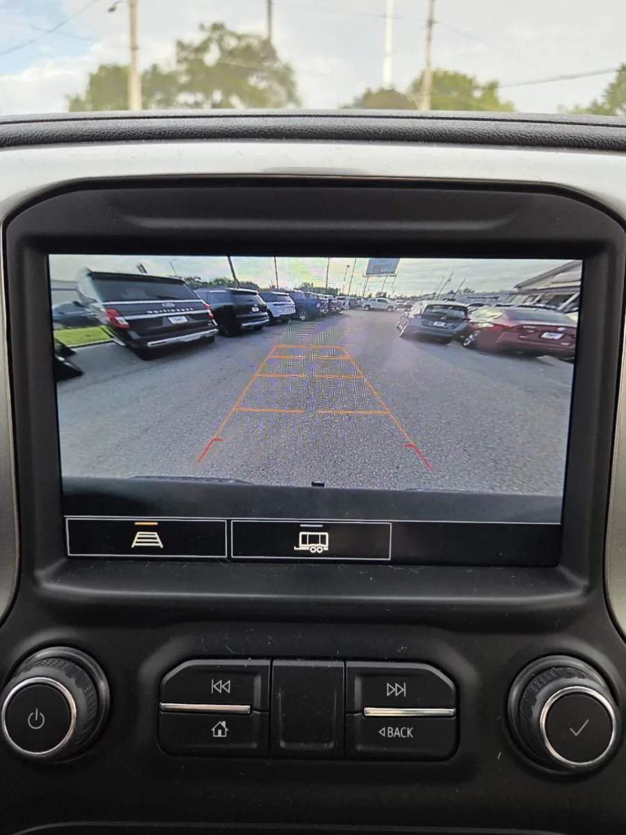Chevrolet Silverado photo 22