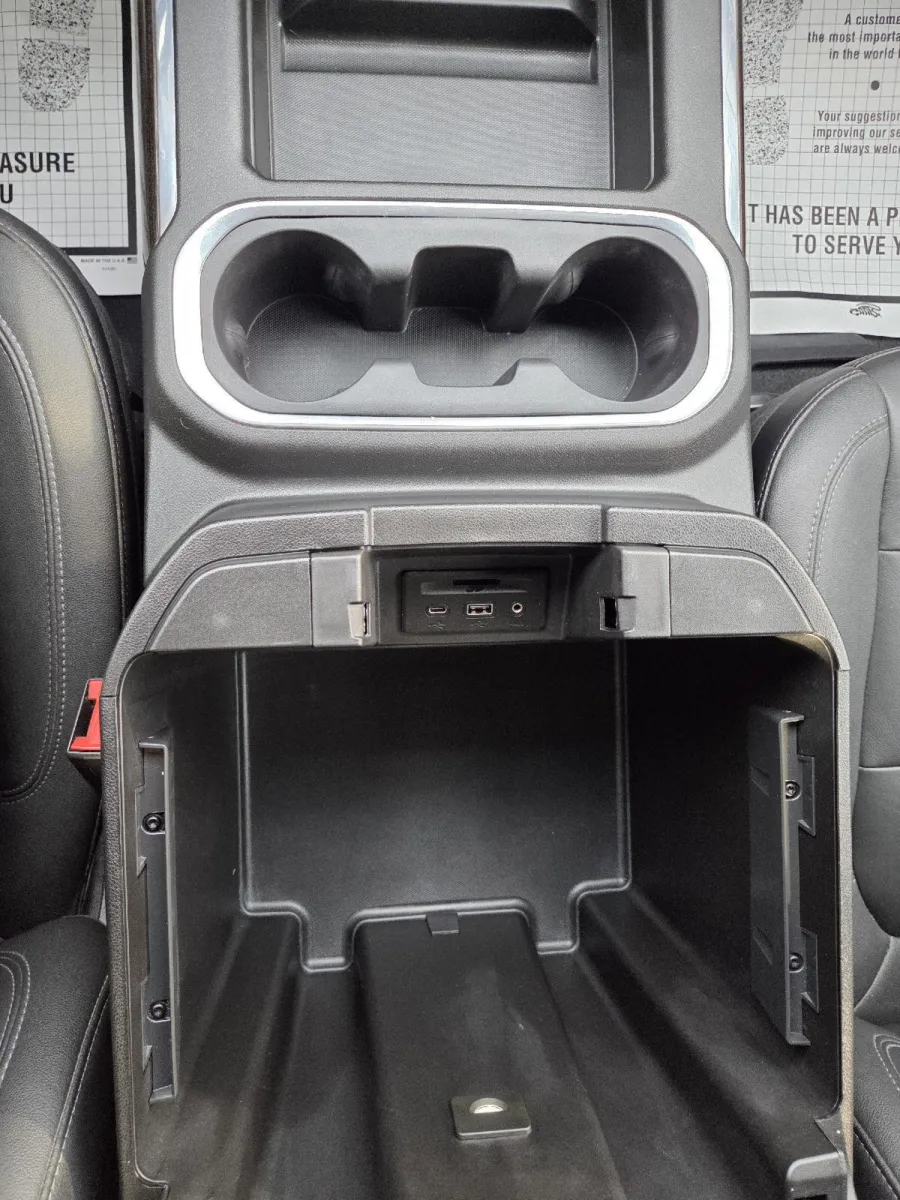 Chevrolet Silverado photo 23