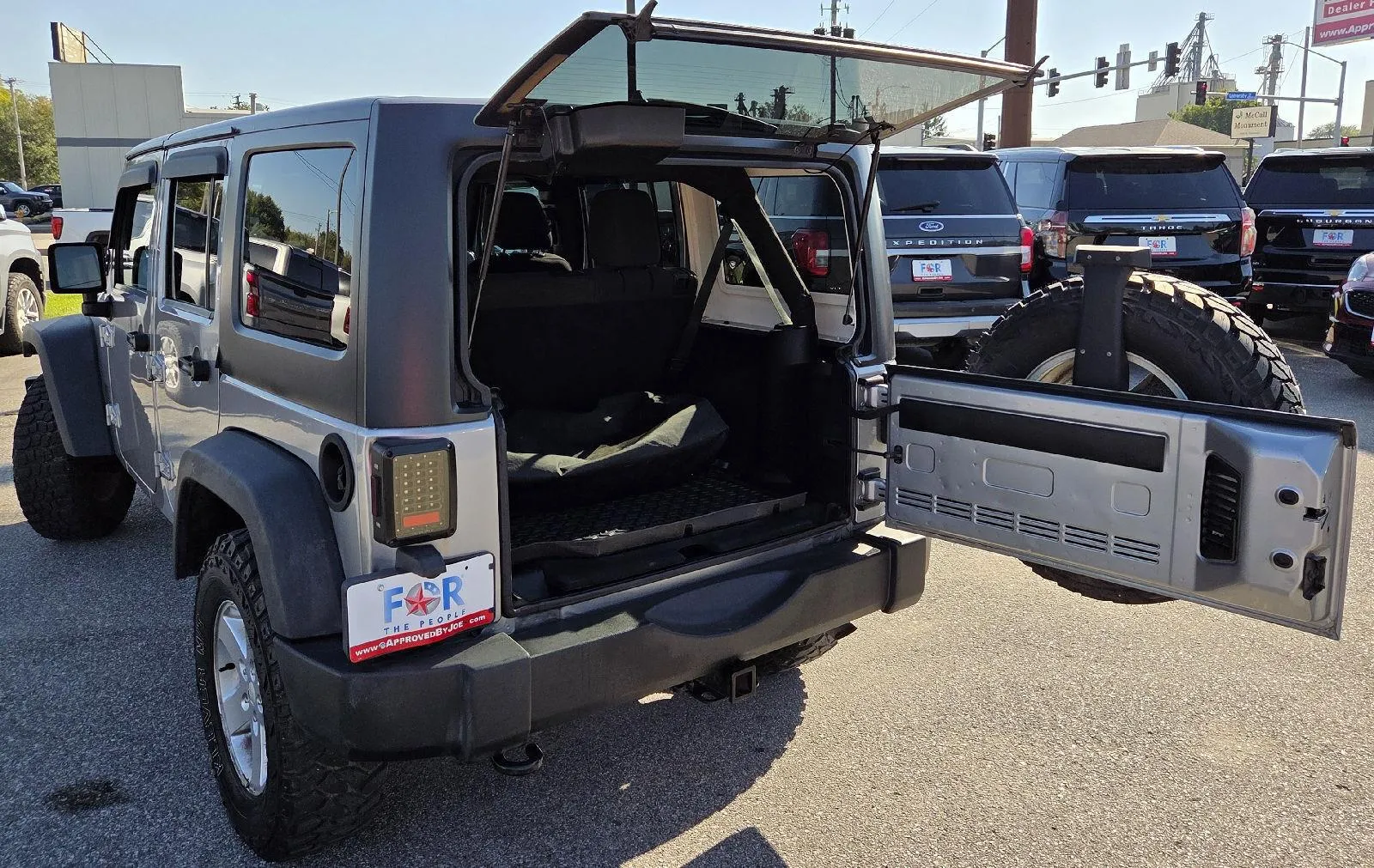Jeep Wrangler photo 11