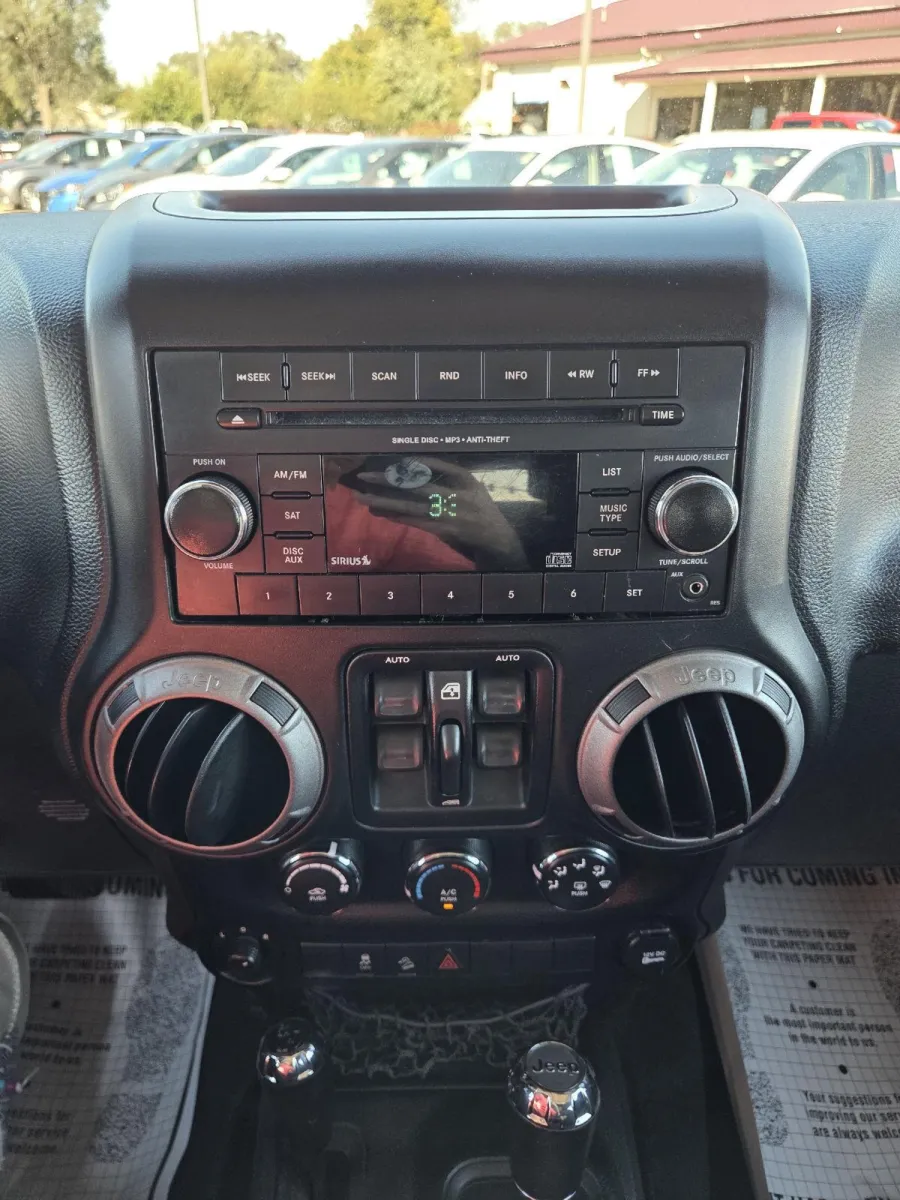 Jeep Wrangler photo 20