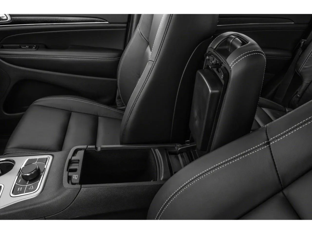 Jeep Grand Cherokee photo 9