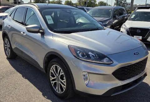 Photos of 2022 Ford Escape Hybrid SEL for sale in Des Moines, IA at Capital City Motor Company