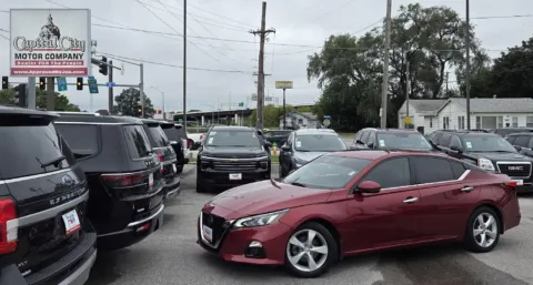 Red 2019 Nissan Altima 2.0 Platinum for sale in Des Moines, IA