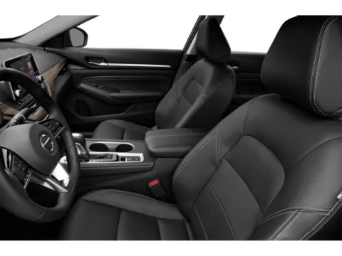 More photos of 2019 Nissan Altima 2.0 Platinum at Capital City Motor Company, IA