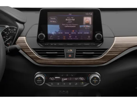 More photos of 2019 Nissan Altima 2.0 Platinum at Capital City Motor Company, IA