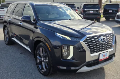 Photos of 2021 Hyundai Palisade Limited for sale in Des Moines, IA at Capital City Motor Company