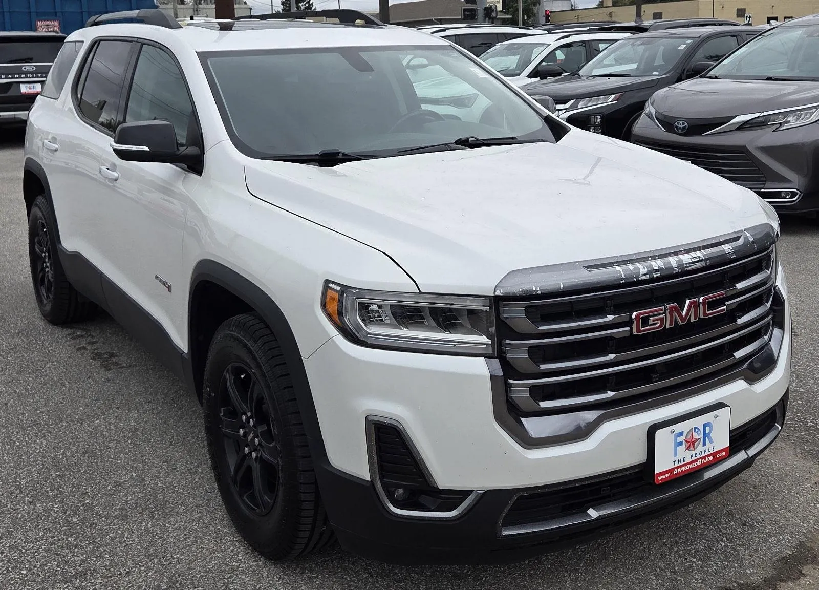 2020 GMC Acadia AT4 photo 2