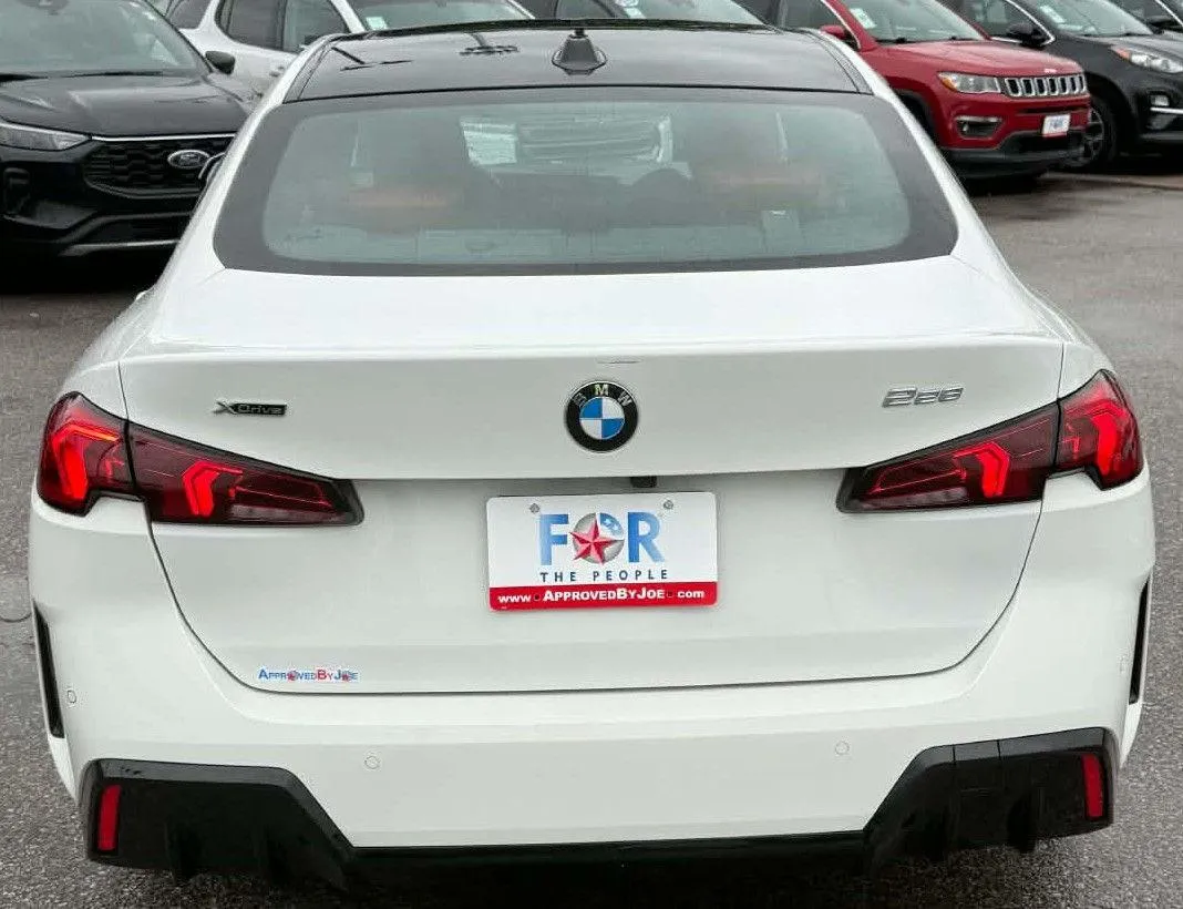 BMW 2 Series photo 9
