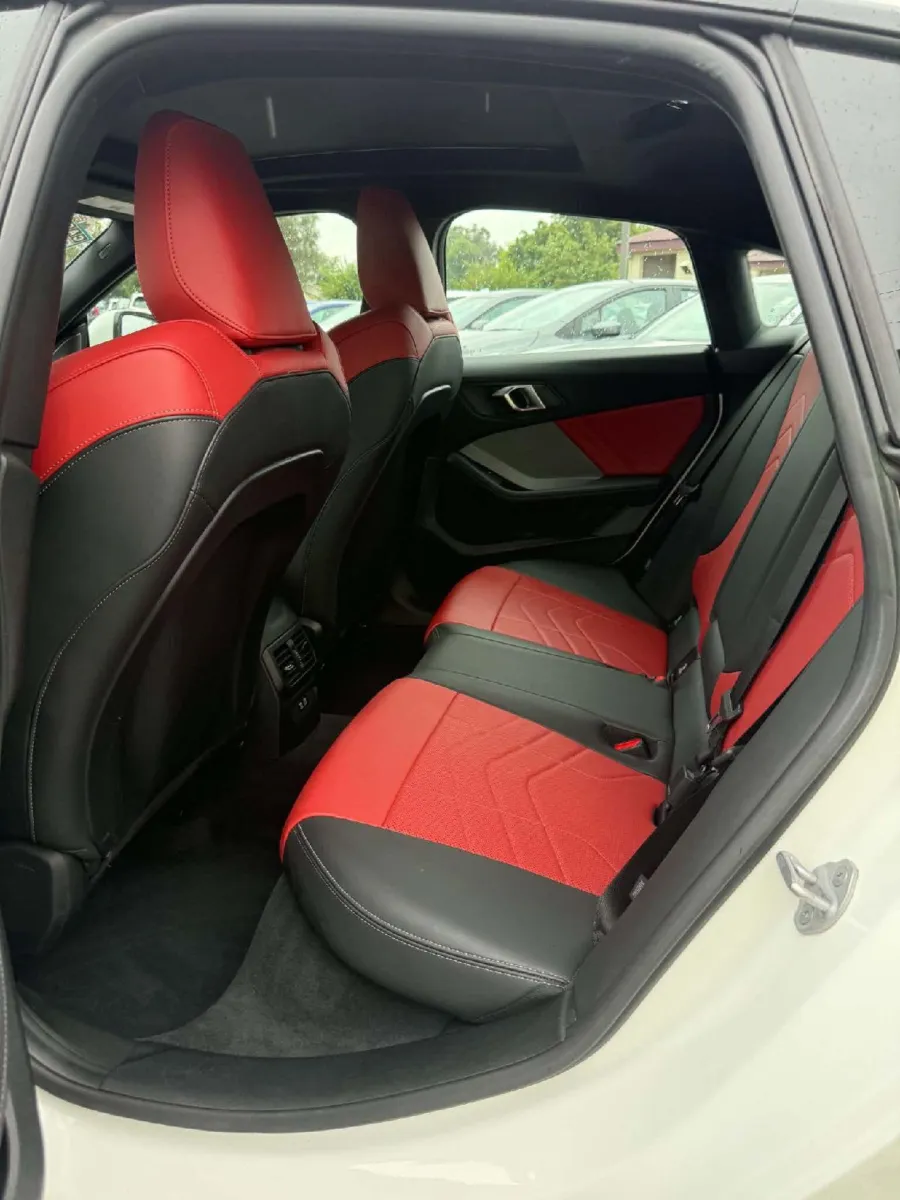 BMW 2 Series photo 16