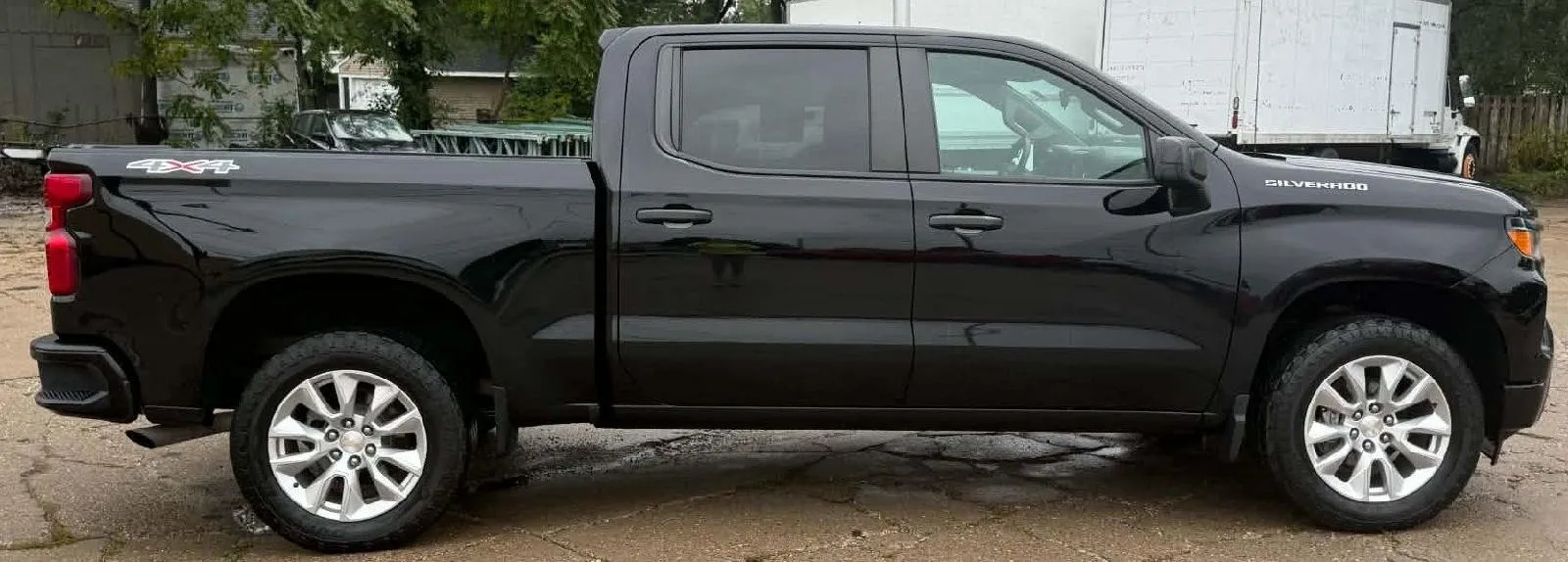Chevrolet Silverado photo 4
