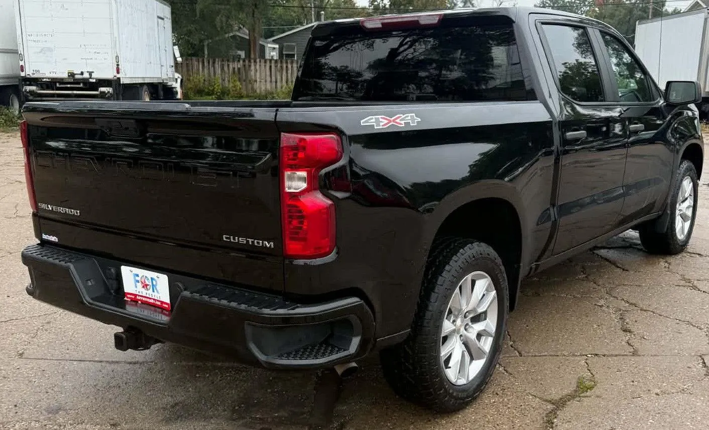 Chevrolet Silverado photo 6