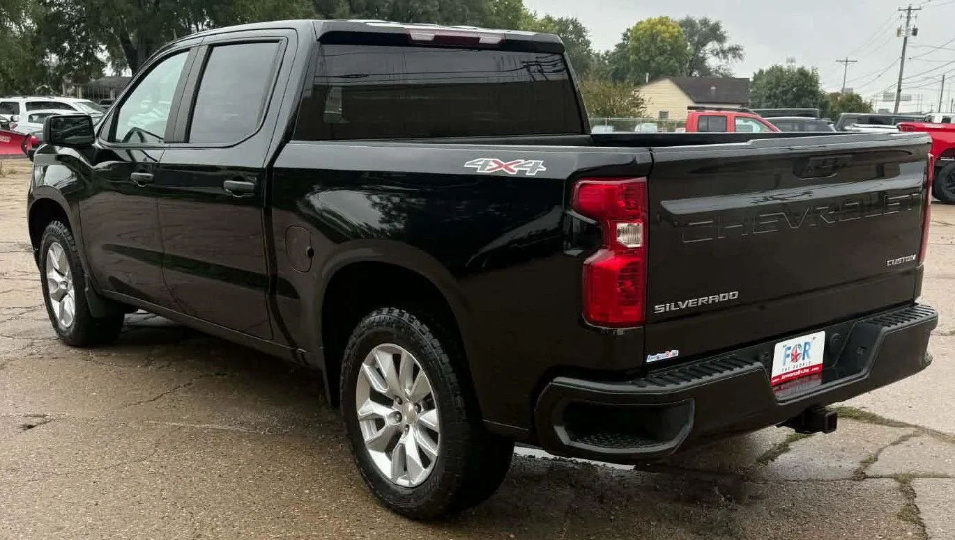 Chevrolet Silverado photo 7