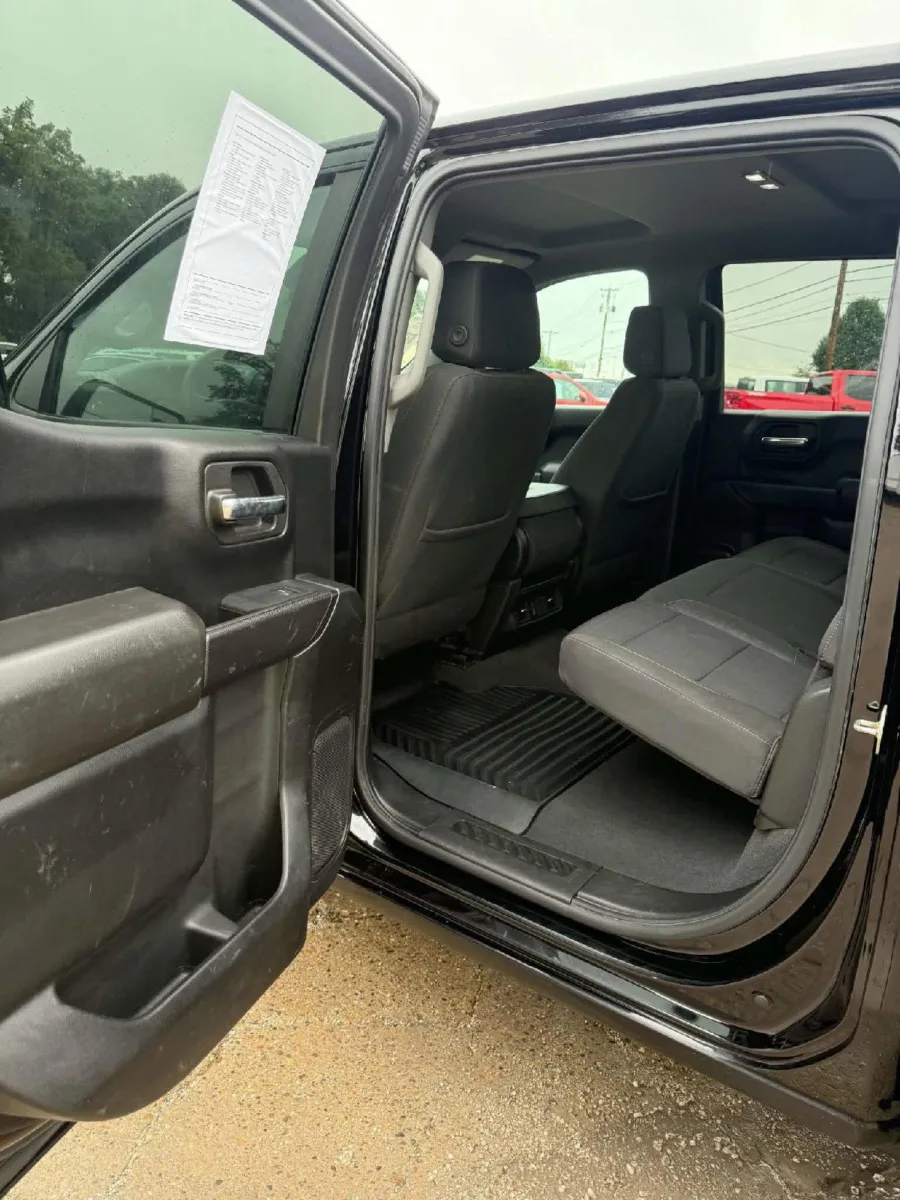 Chevrolet Silverado photo 13
