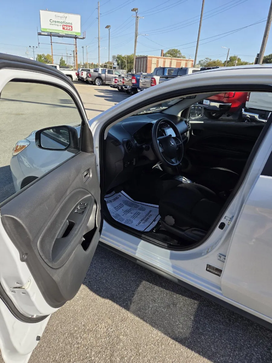 2024 Mitsubishi Mirage ES photo 12