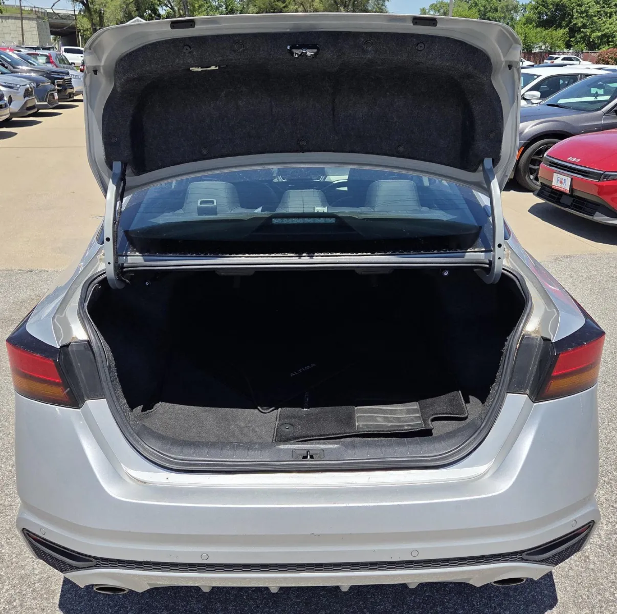 Nissan Altima photo 13