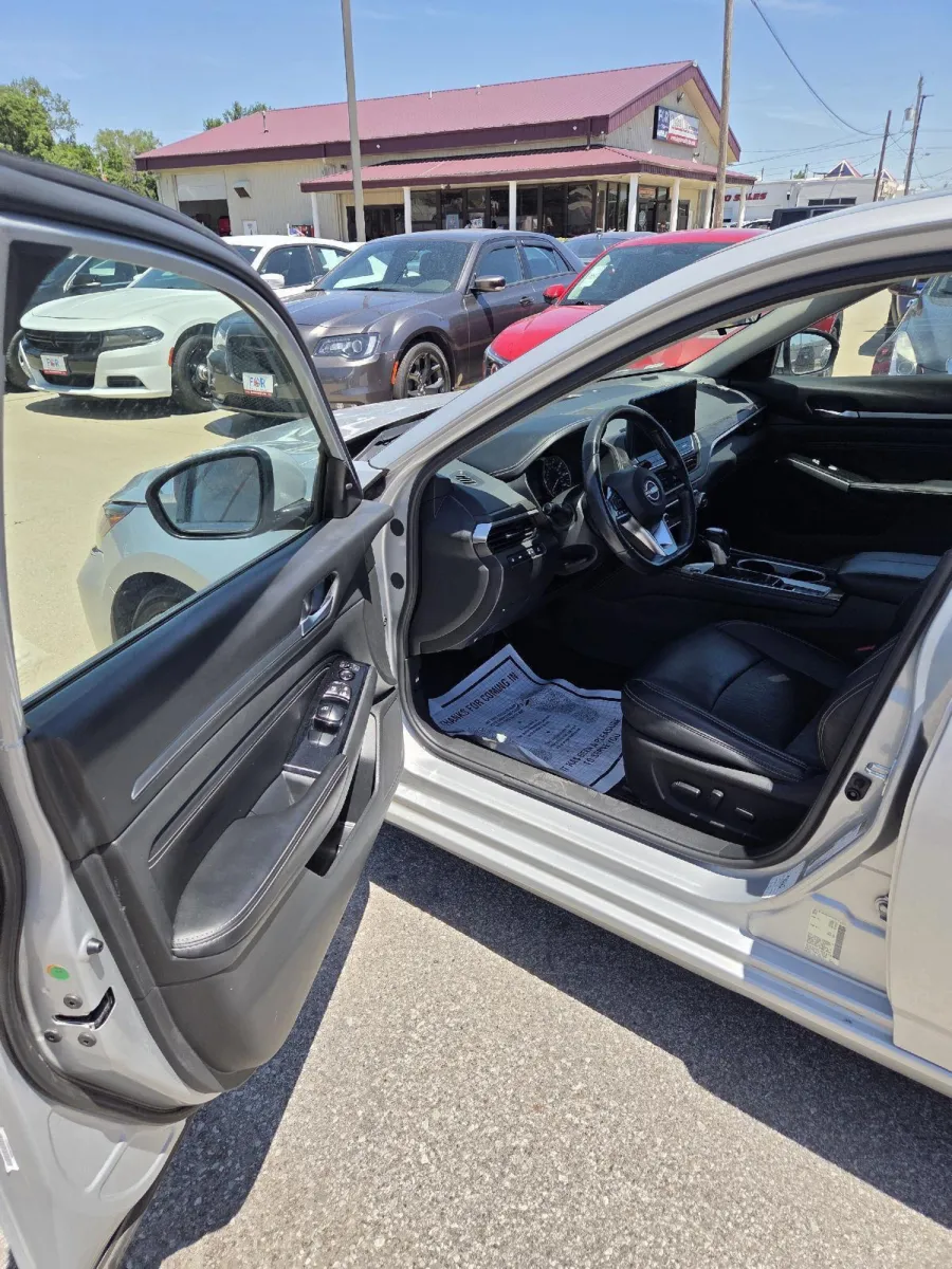 Nissan Altima photo 16