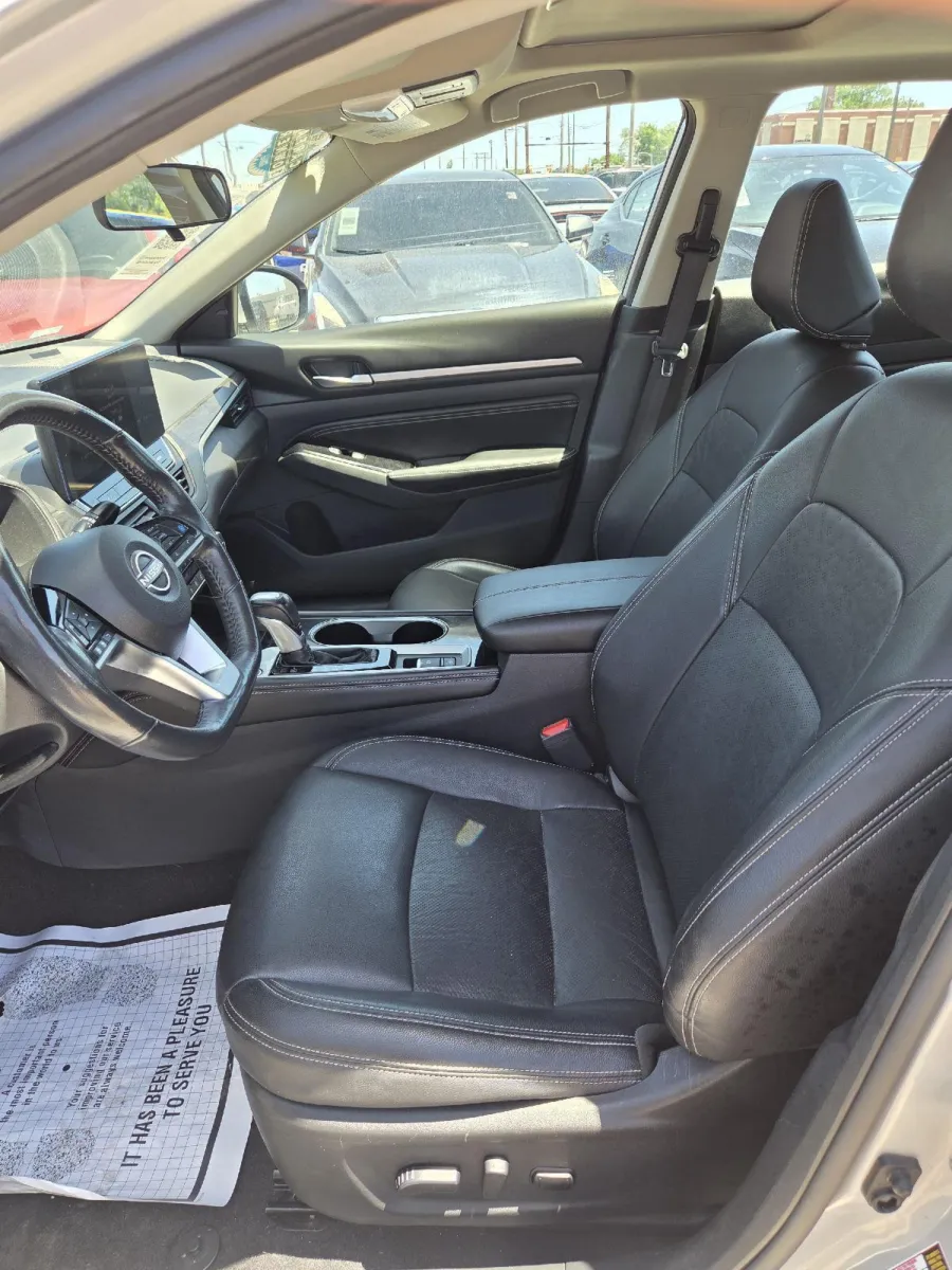 Nissan Altima photo 17