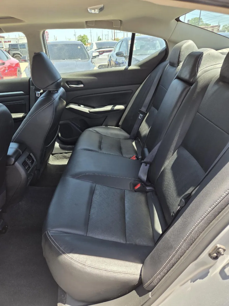 Nissan Altima photo 19