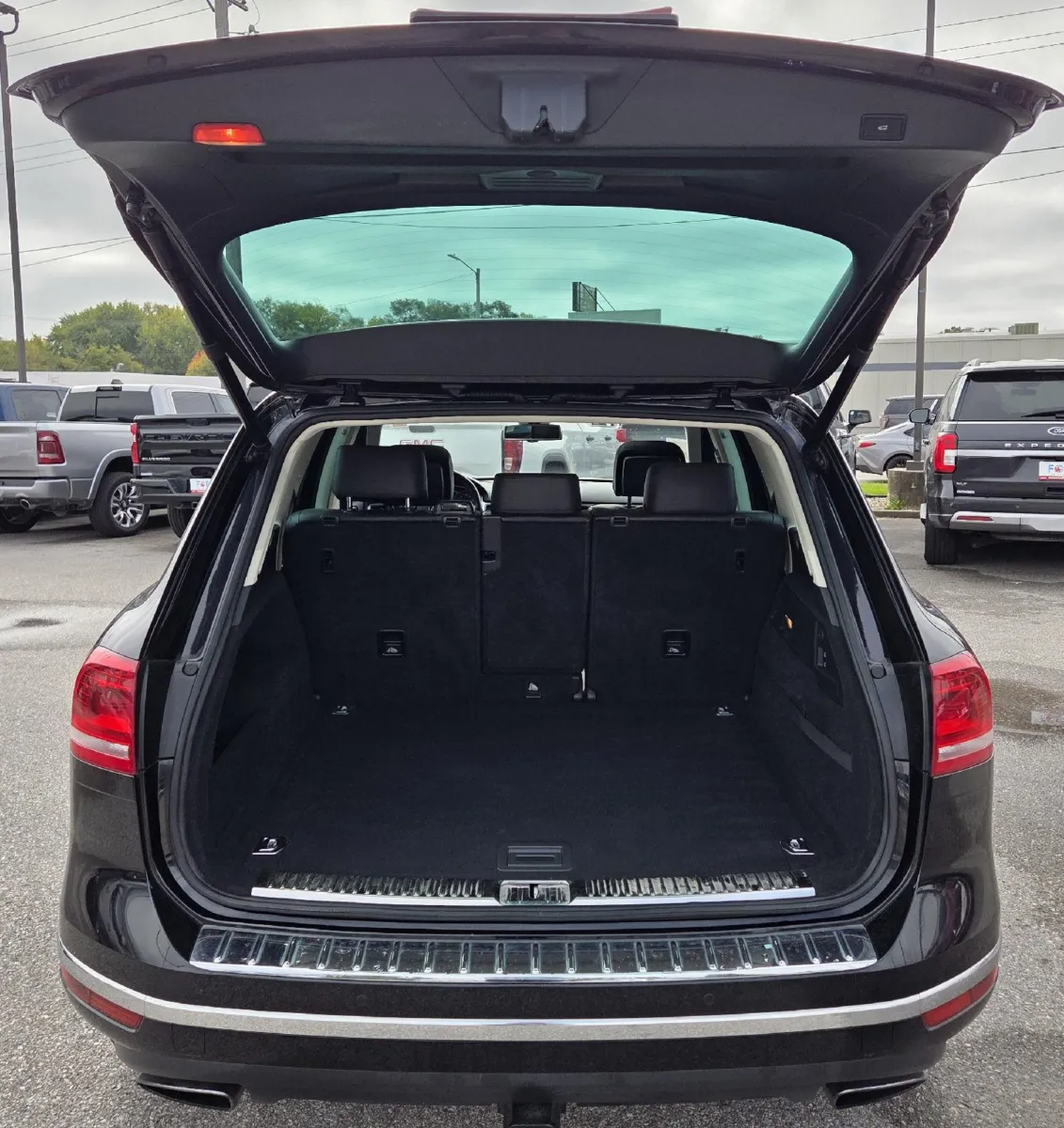 2016 Volkswagen Touareg Lux photo 10