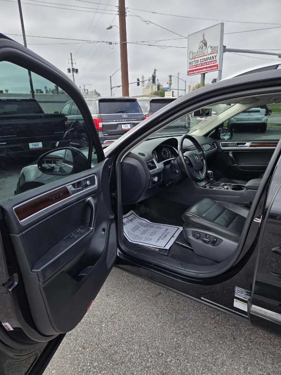 2016 Volkswagen Touareg Lux photo 13