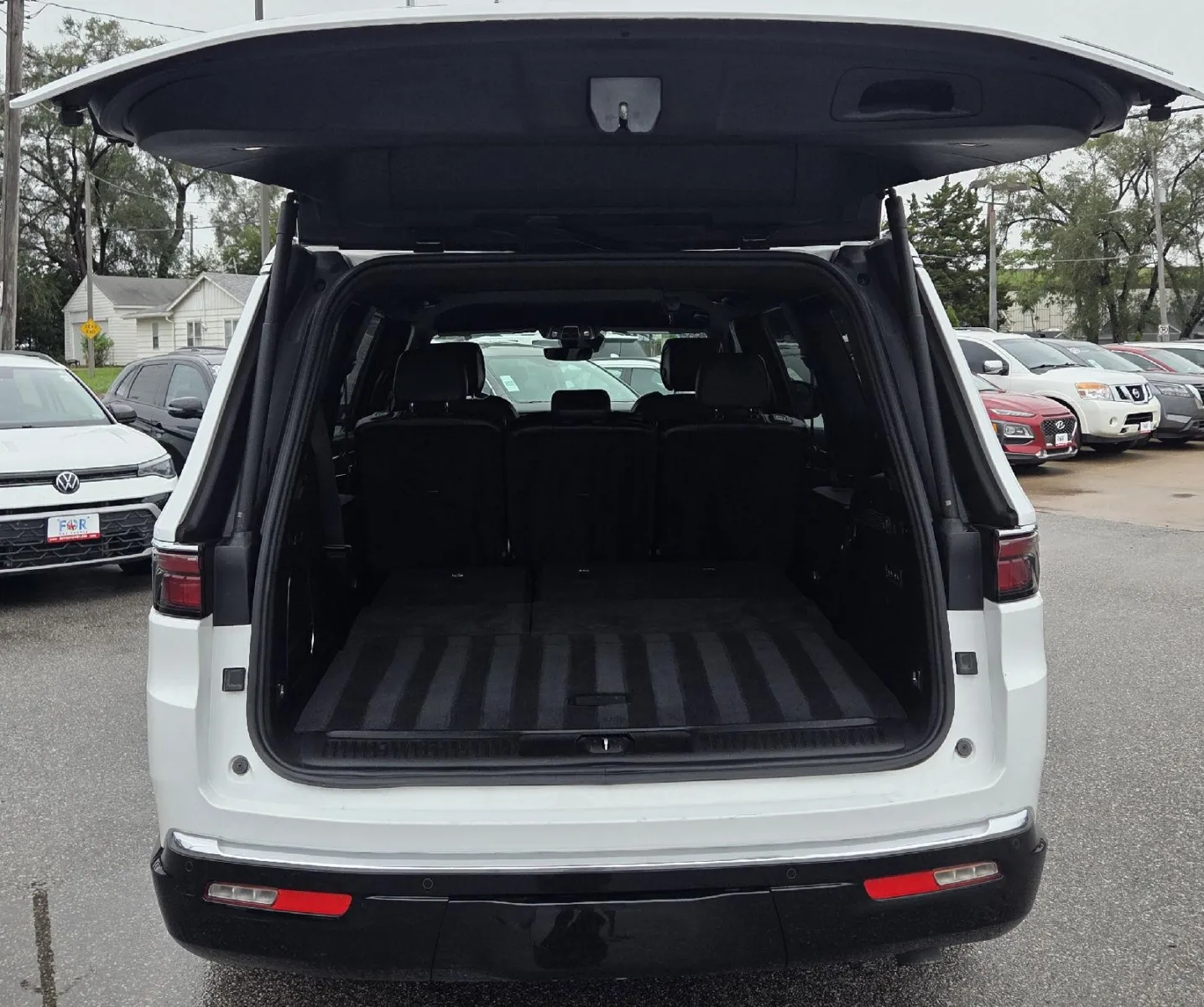 2024 Jeep Wagoneer Series III photo 10