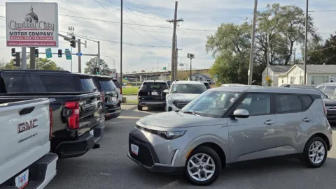 Gray 2024 Kia Soul LX for sale in Des Moines, IA
