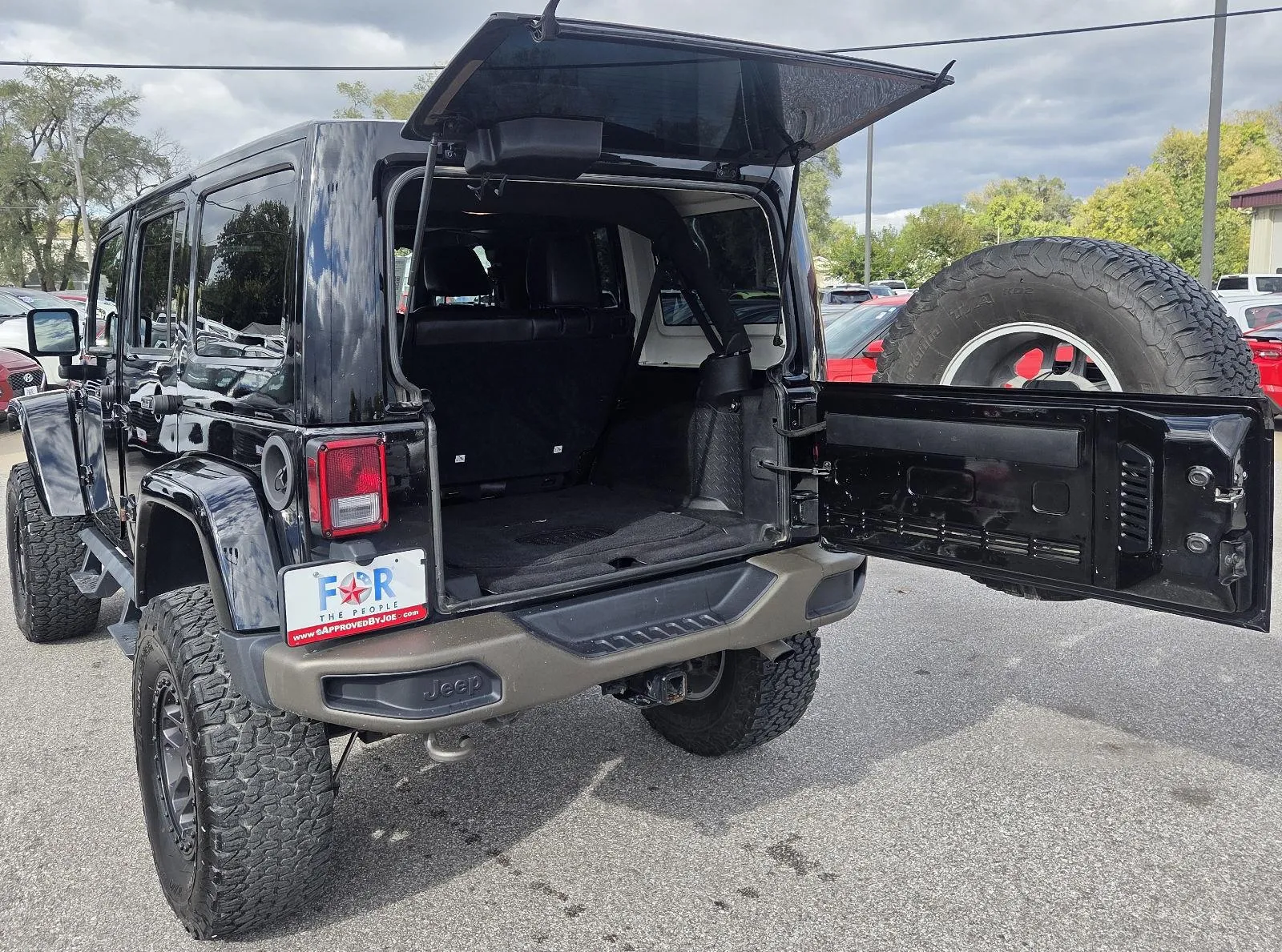 2016 Jeep Wrangler Unlimited 75th Anniversary photo 10