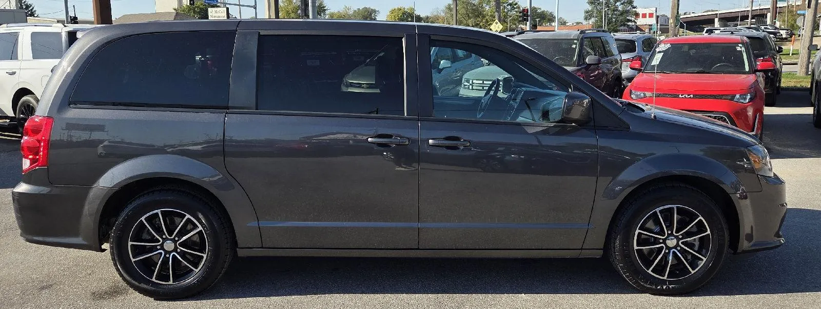 2019 Dodge Grand Caravan GT photo 6