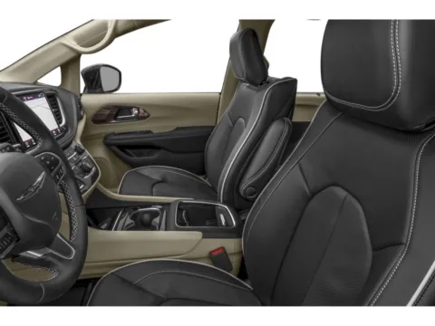 More photos of 2025 Chrysler Pacifica Limited at Capital City Motor Company, IA