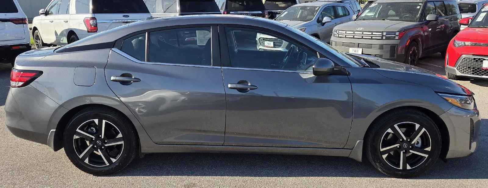 2025 Nissan Sentra SV photo 5