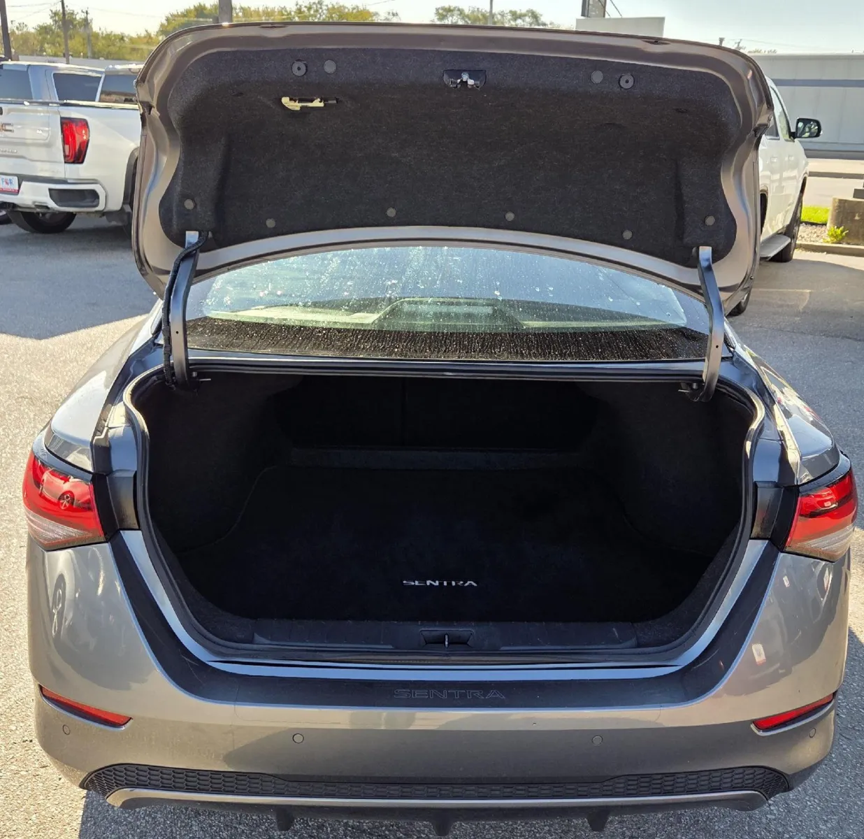 2025 Nissan Sentra SV photo 10