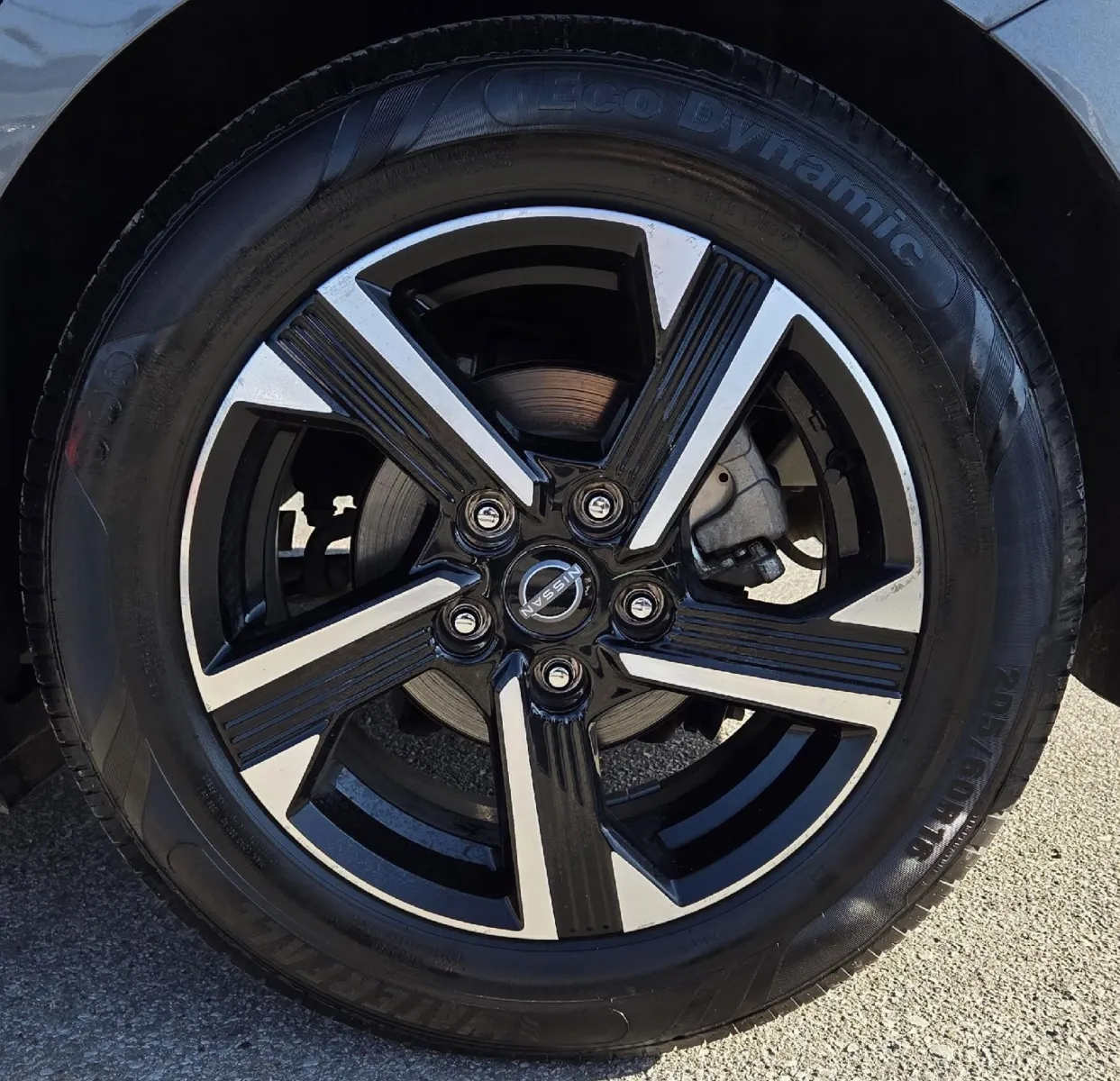 2025 Nissan Sentra SV photo 11