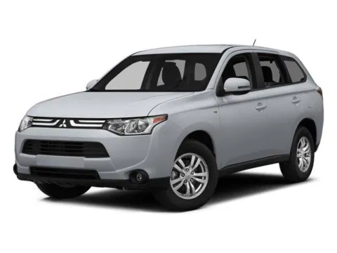 Silver 2014 Mitsubishi Outlander SE for sale in Des Moines, IA