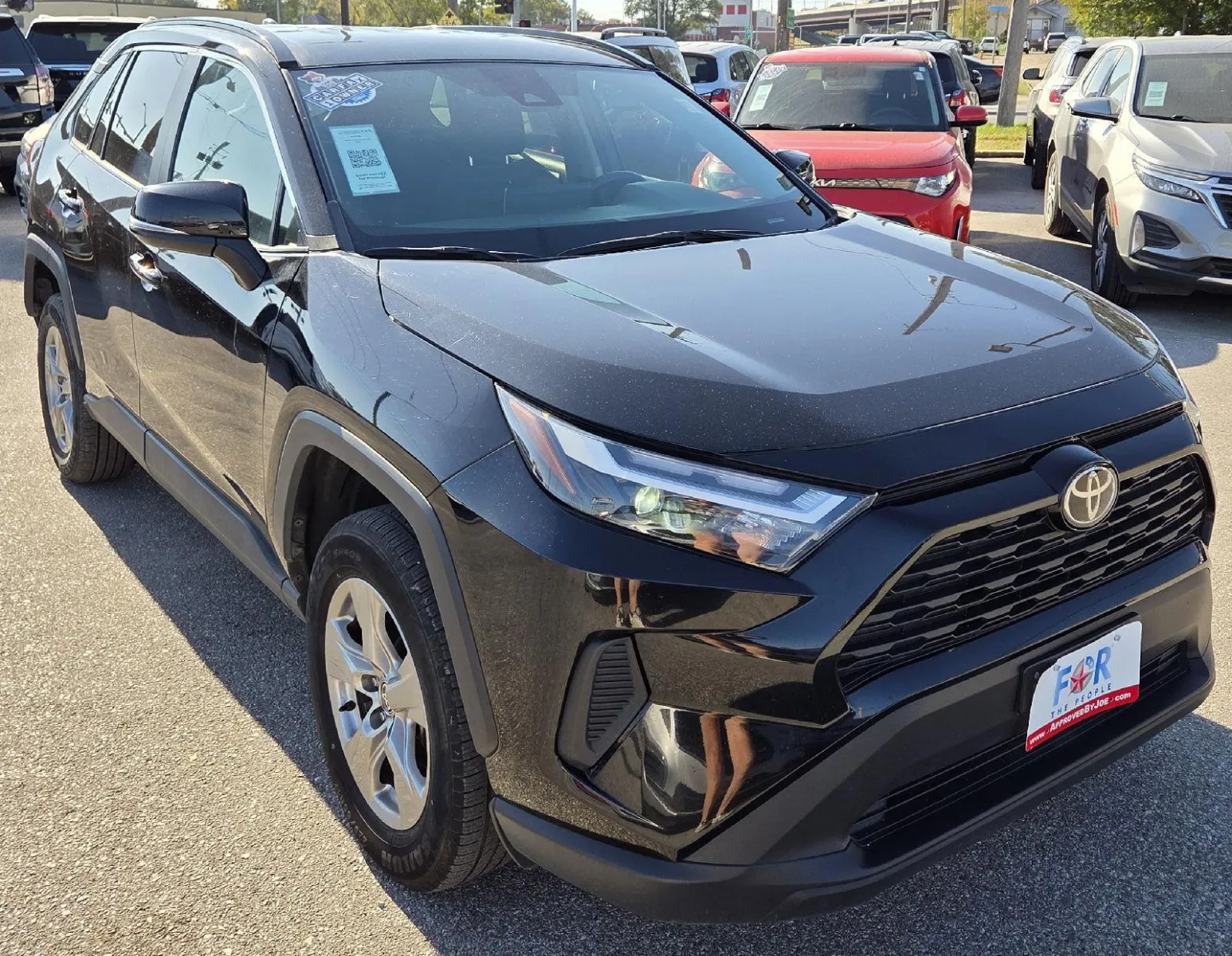 2024 Toyota RAV4 XLE photo 2