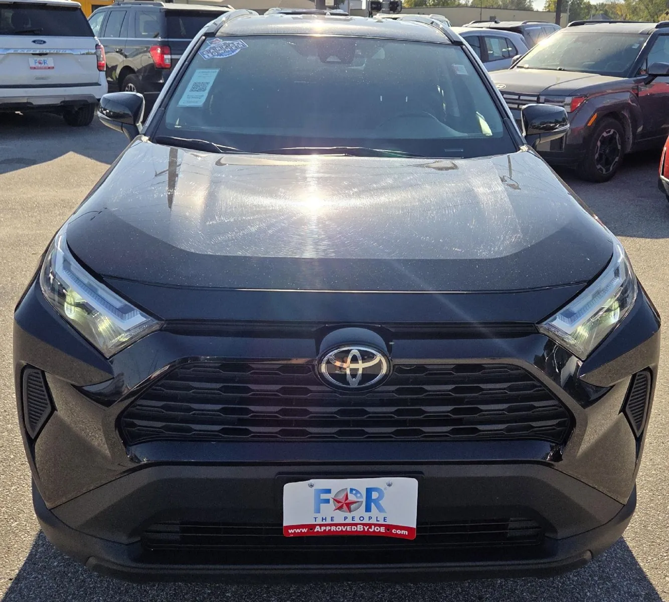 2024 Toyota RAV4 XLE photo 3