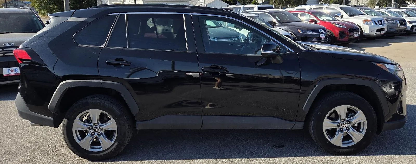 2024 Toyota RAV4 XLE photo 6