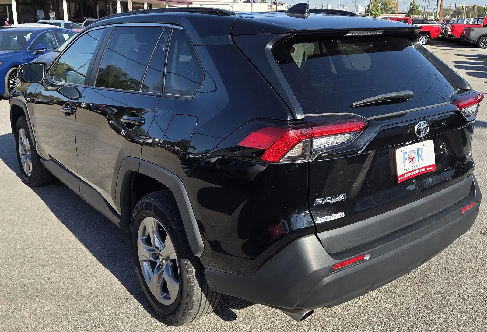 2024 Toyota RAV4 XLE photo 7