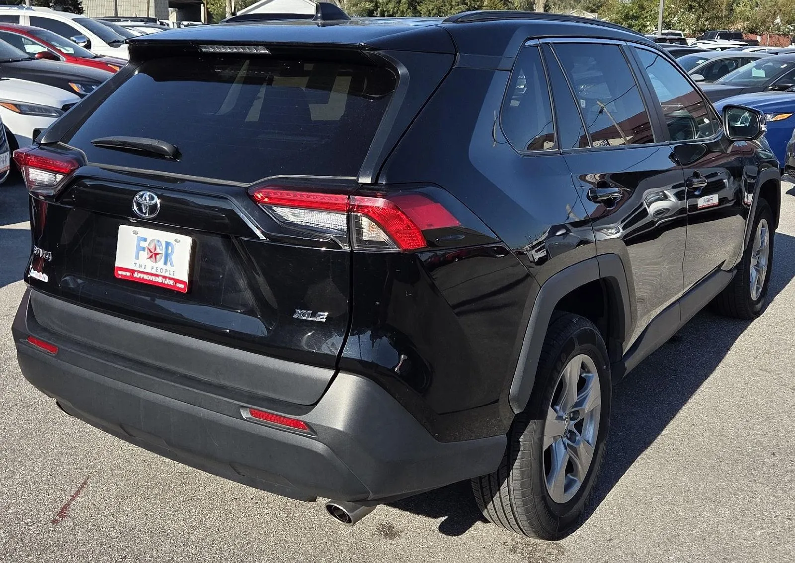2024 Toyota RAV4 XLE photo 8