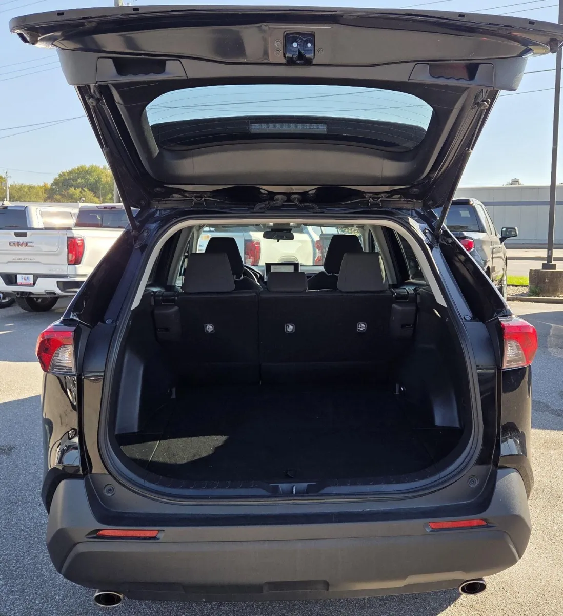 2024 Toyota RAV4 XLE photo 10