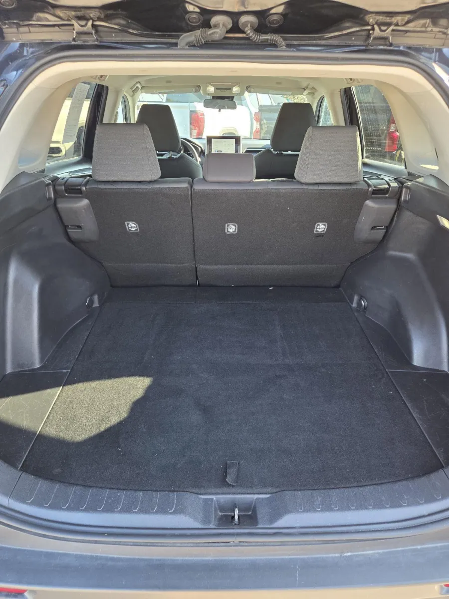 2024 Toyota RAV4 XLE photo 11