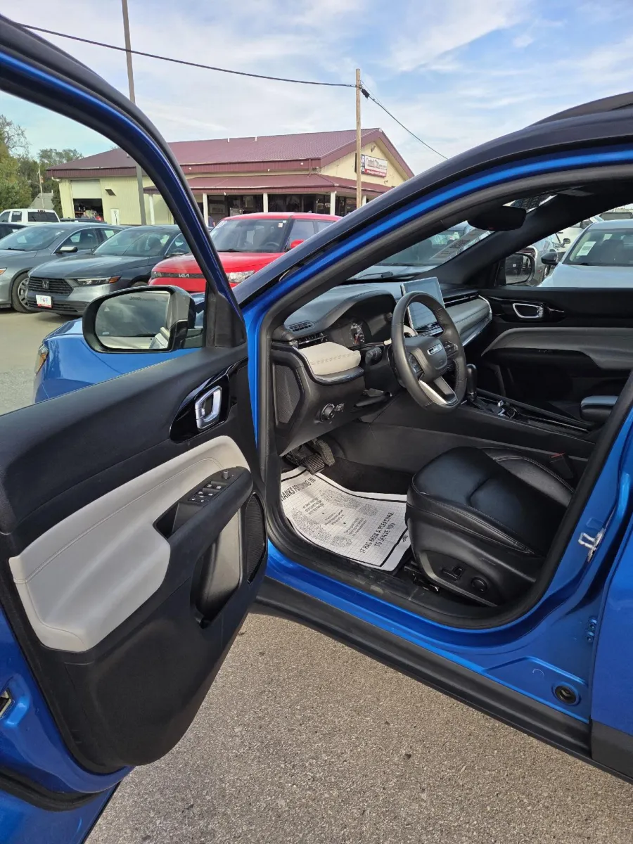 2024 Jeep Compass Limited photo 13