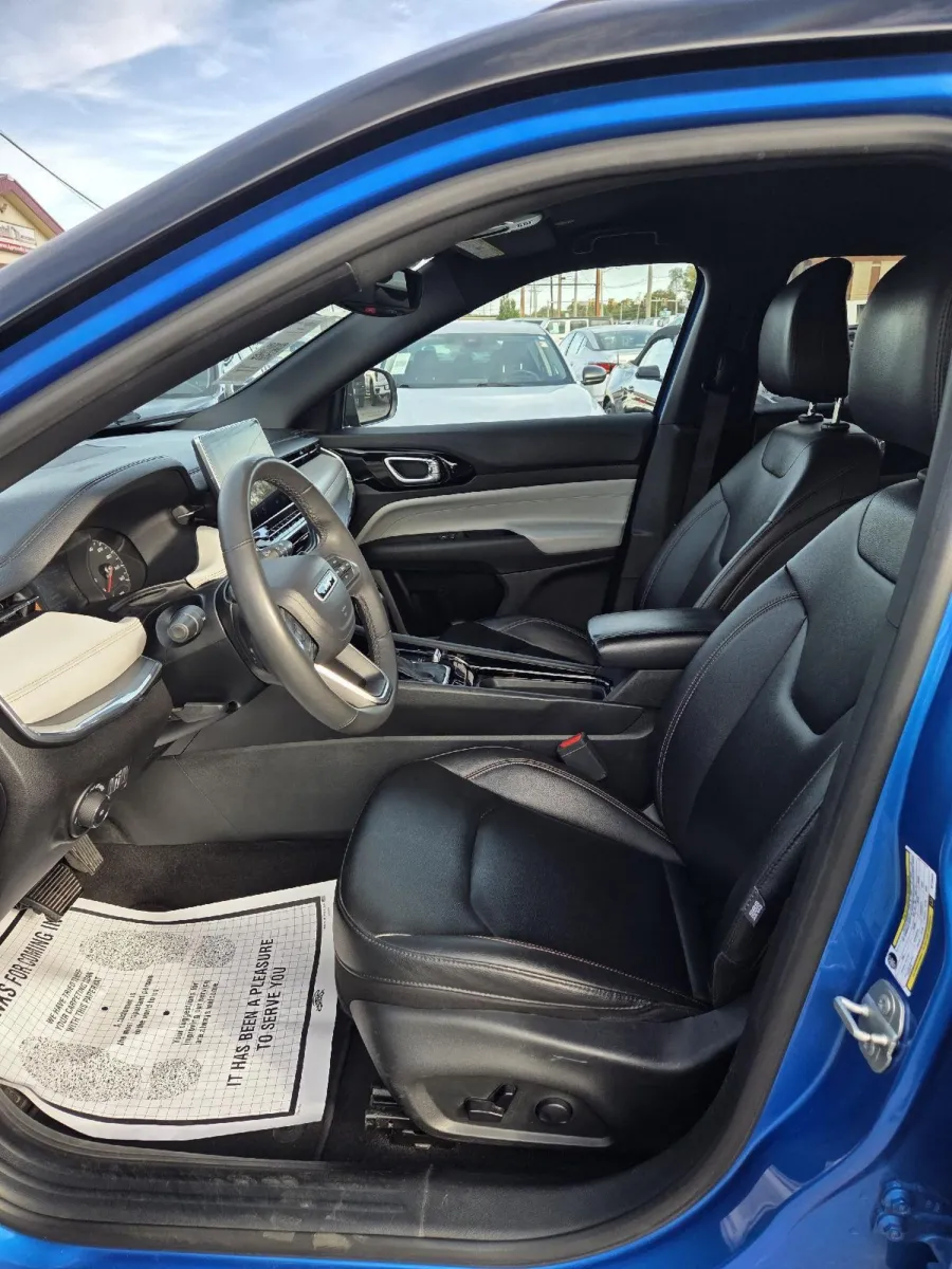 2024 Jeep Compass Limited photo 14