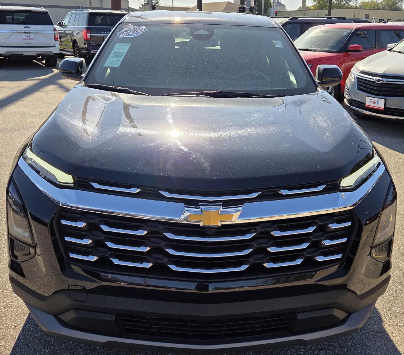 2026 Chevrolet Equinox FWD LT photo 2