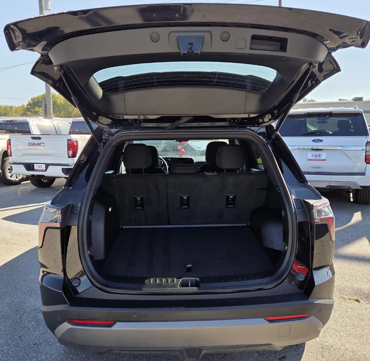 2026 Chevrolet Equinox FWD LT photo 8