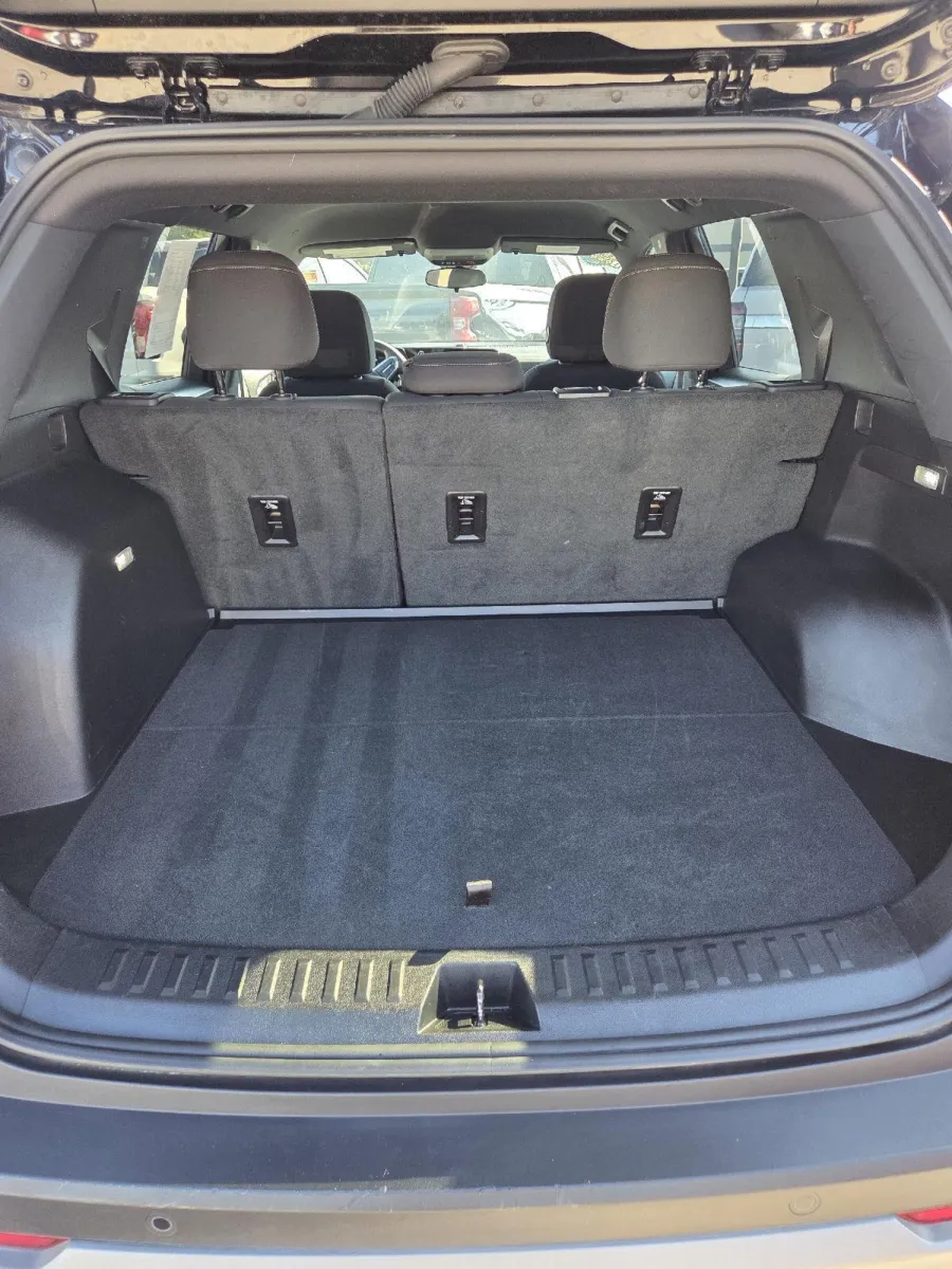 2026 Chevrolet Equinox FWD LT photo 9