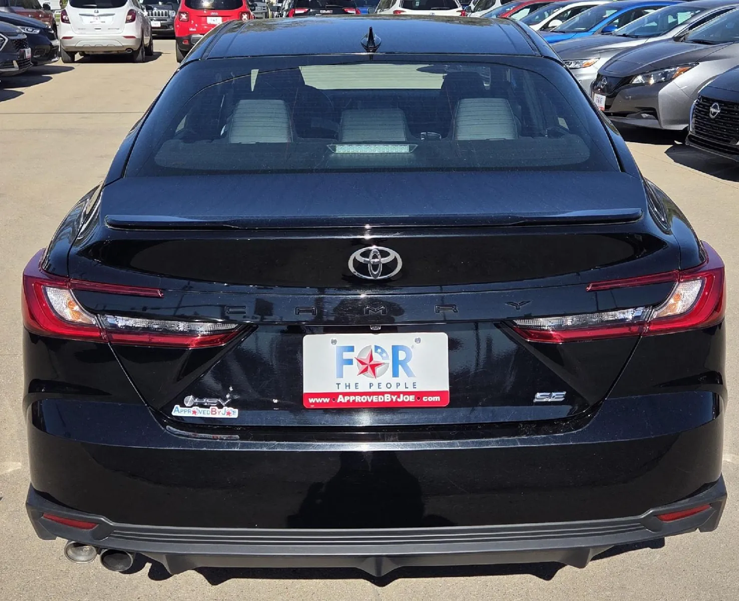 2025 Toyota Camry SE photo 9